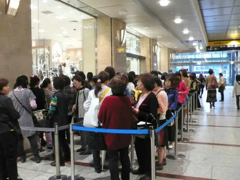 lining up for Japanese beauty products
