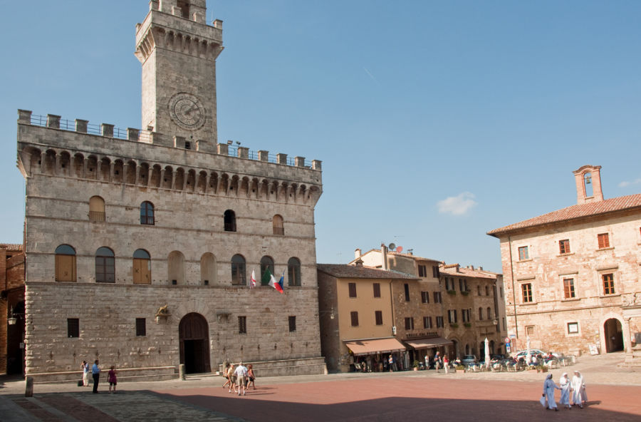 montelpulciano main square