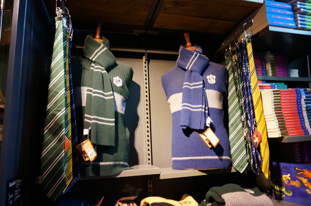 Slytherin and Ravenclaw Quidditch sweaters Harry Potter
