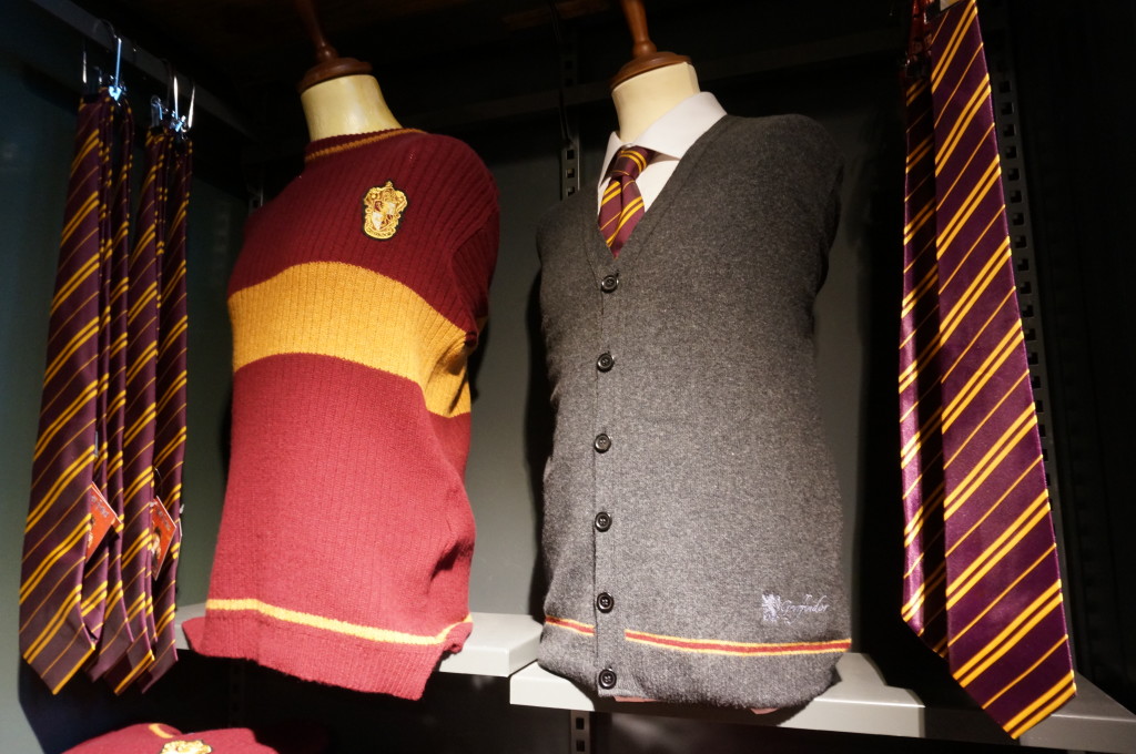 Gryffindor Quidditch sweaters cardigan and tie Harry Potter