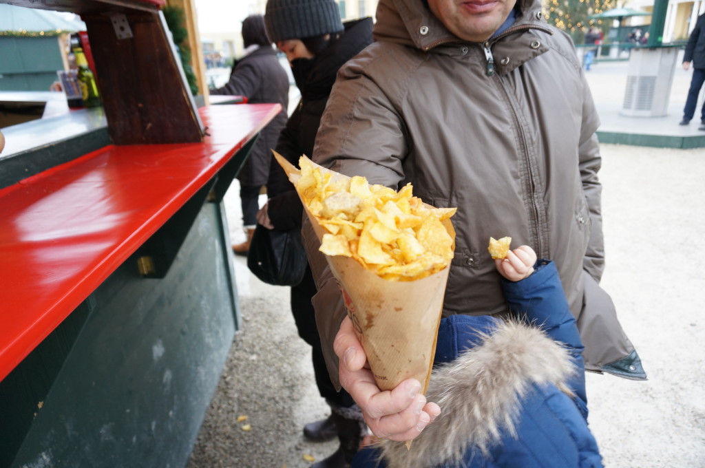  food stalls options Schonbrunn Palace Christmas Market in Vienna fries