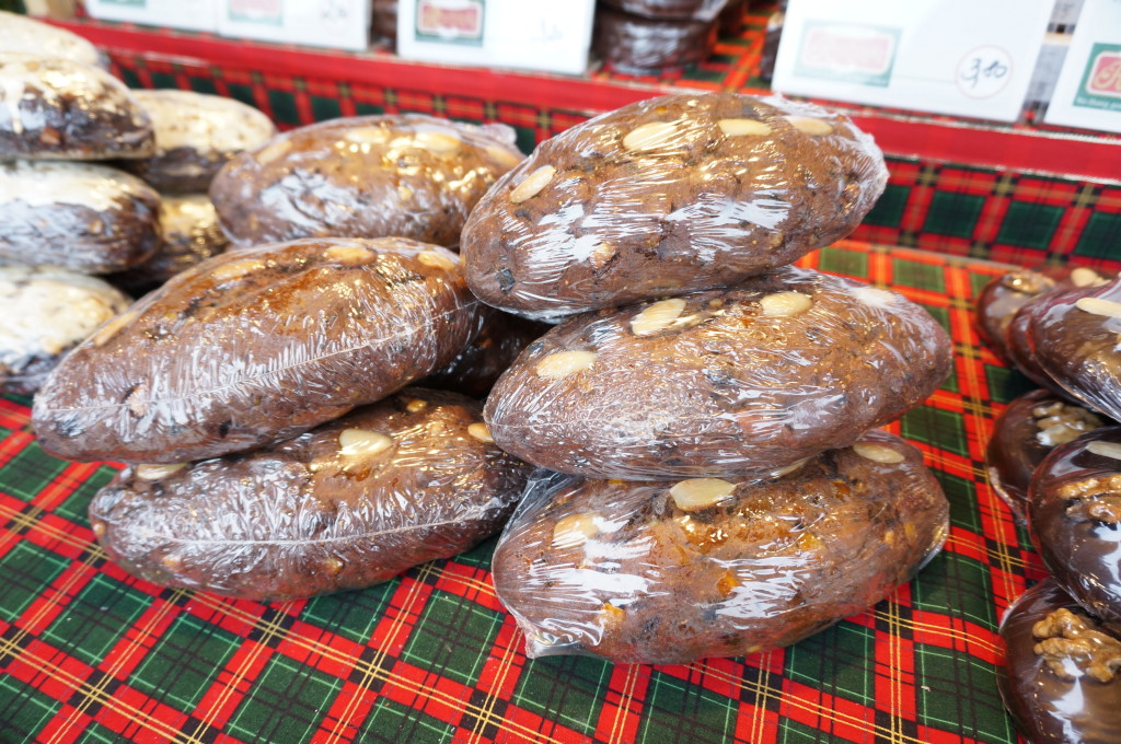 austria fruit bread schoenbrunn palace vienna christmas market