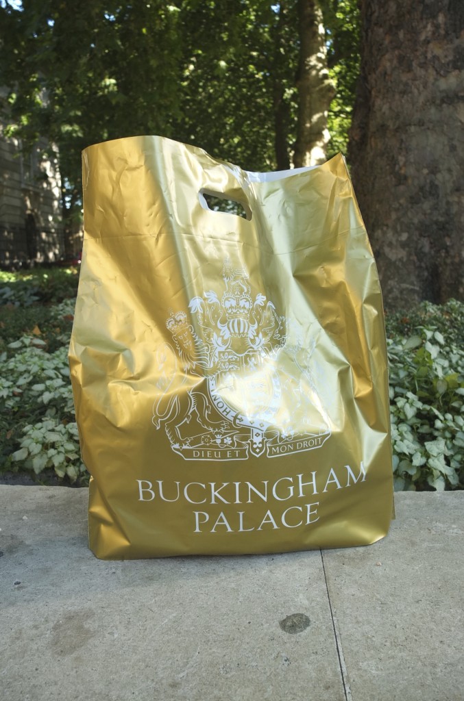 buckingham palace souvenirs gifts