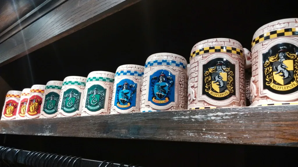 Harry Potter mugs Hogwarts houses-- Slytherin, Ravenclaw, 