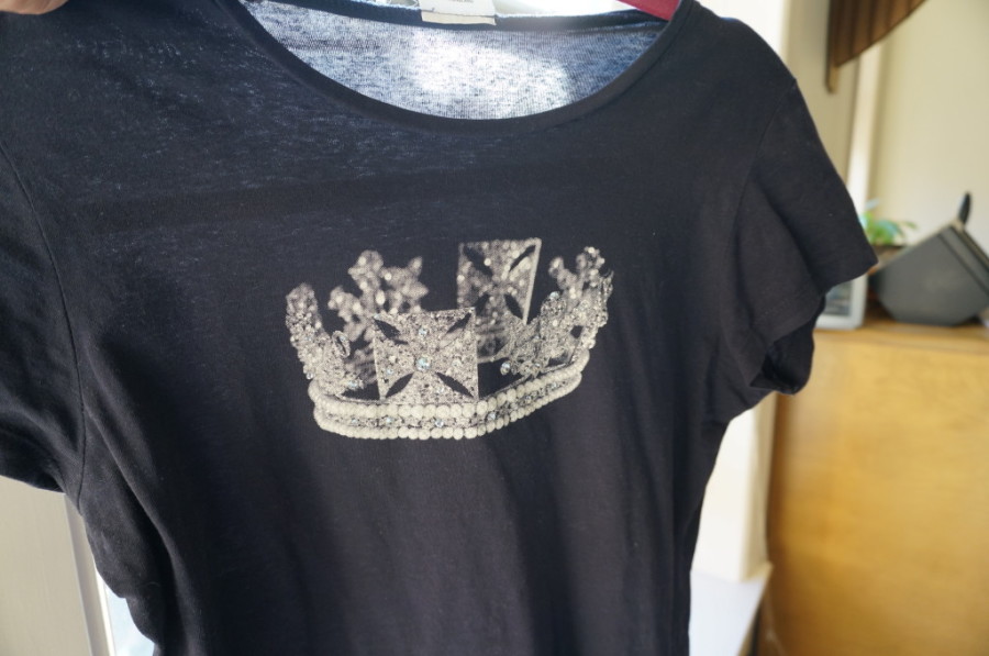 royal crown tee shirt buckingham palace best souvenir london