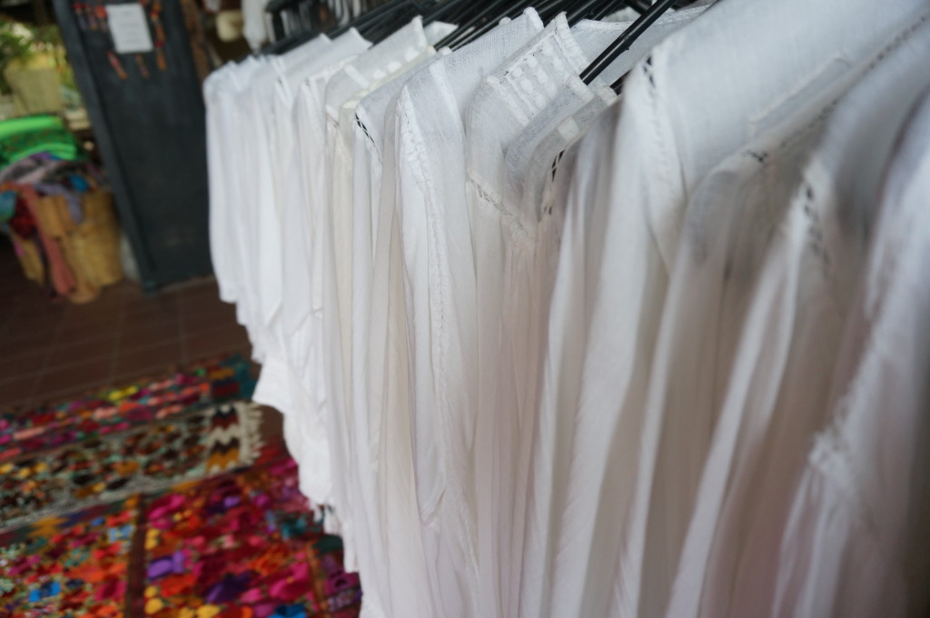 Mexican white cotton embroidered shirt best mexican souvenir shopping playa del carmen