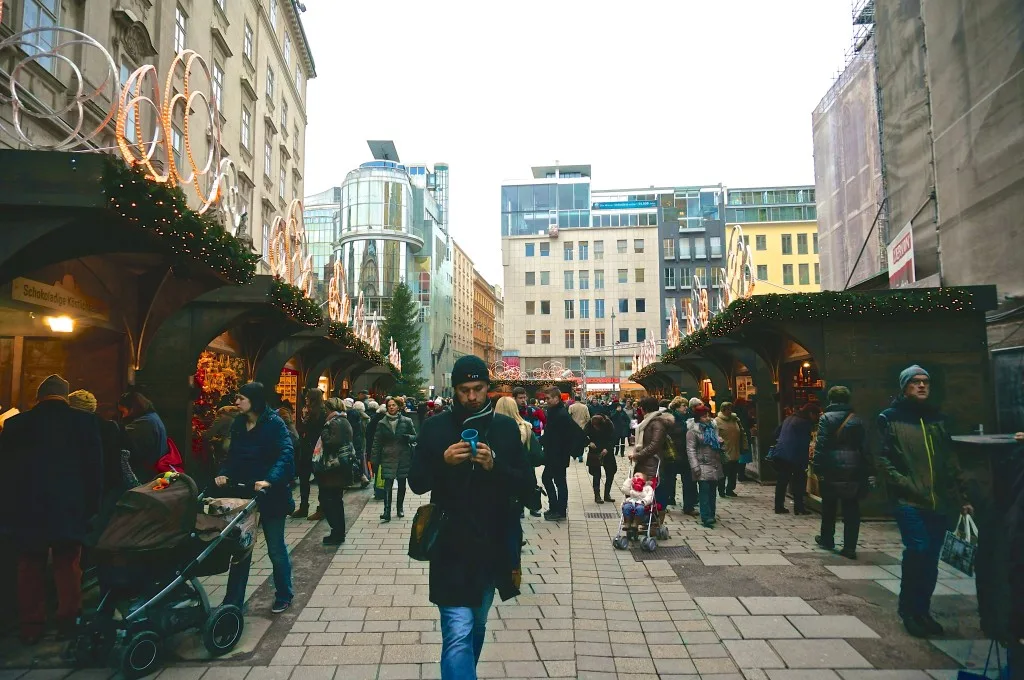 Vienna christmas market stephansplatz austria overview
