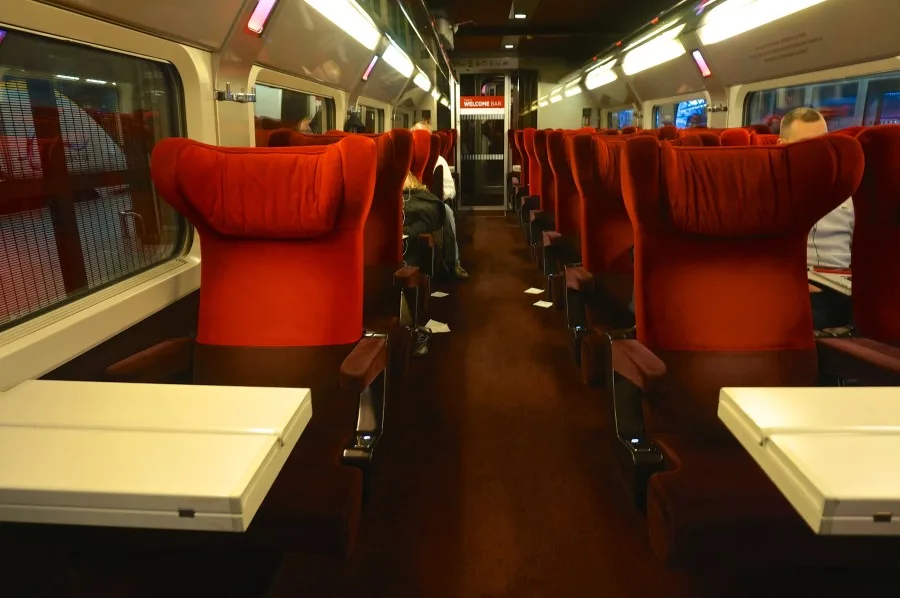 thalys train seat comfort class 1 red brussels