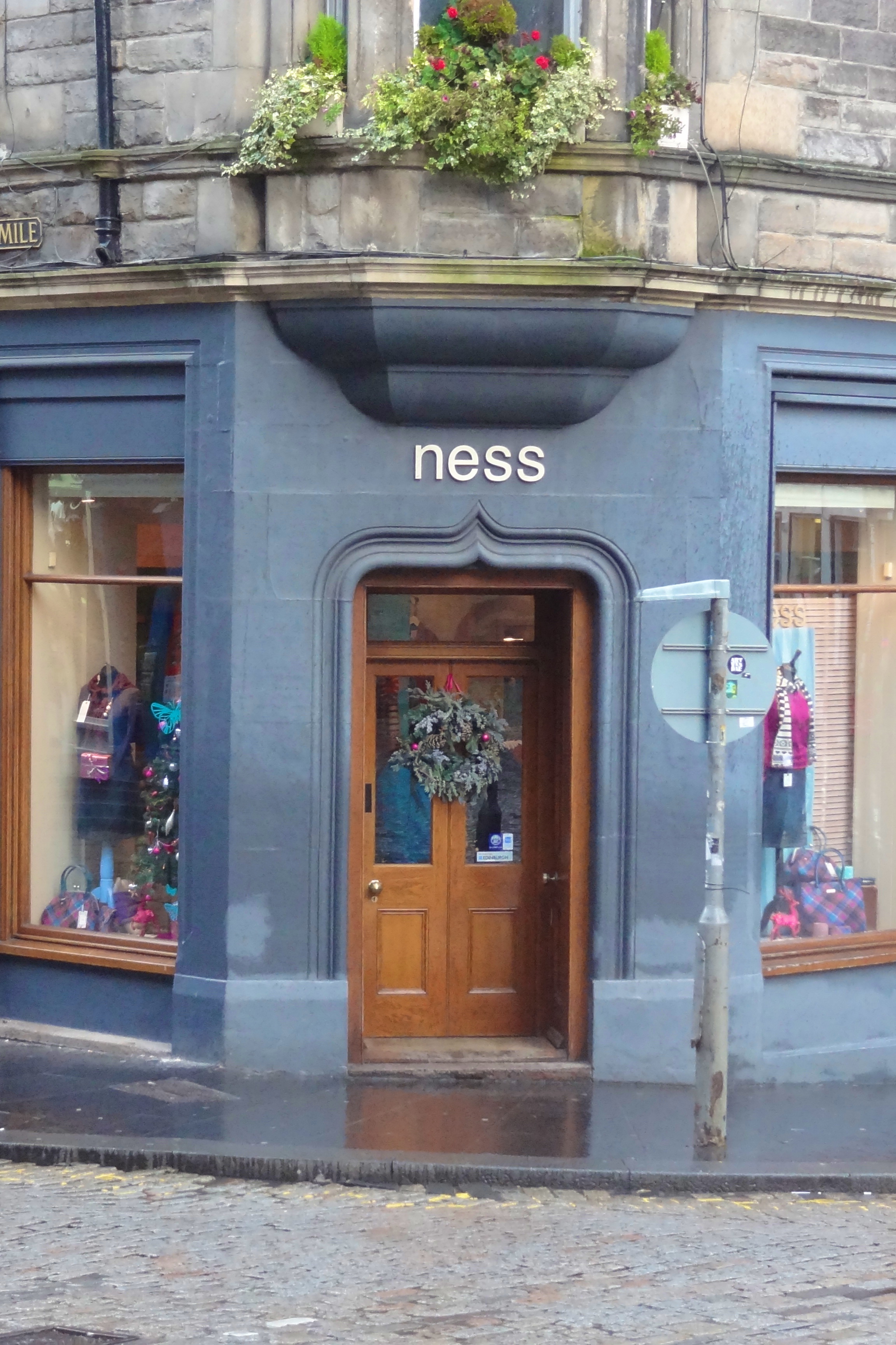 Best Shopping Souvenir Edinburgh Scotland Womens Store Ness