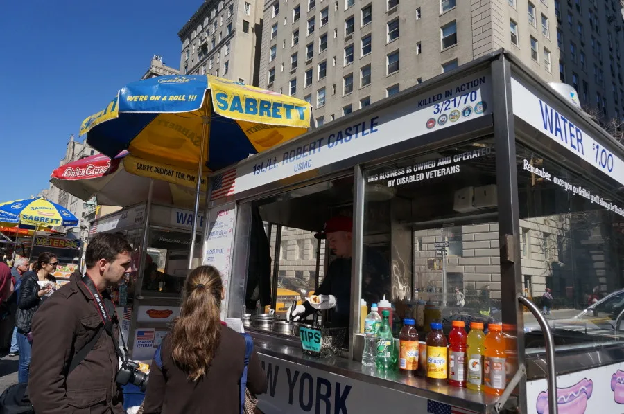 Metropolitan Museum Of Art Gift Shop Come For The Art Stay For The   Metropolitan Museum Of Art NYC New York Food Cart Vendor Vets 900x598 .webp