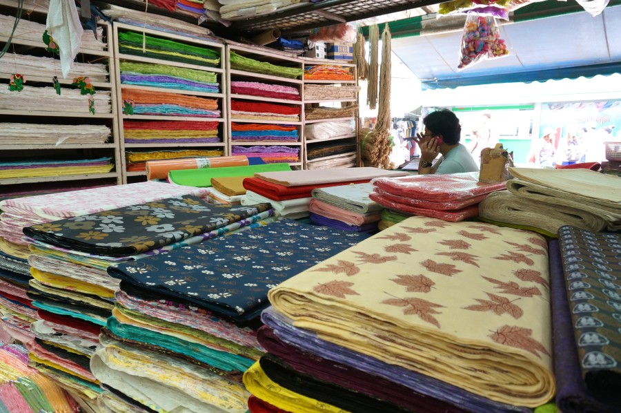jj market chatuchak weekend stalls shopping bangkok handmade paper 