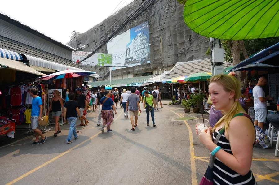 jj market outdoor stalls chatuchak bangkok thailand