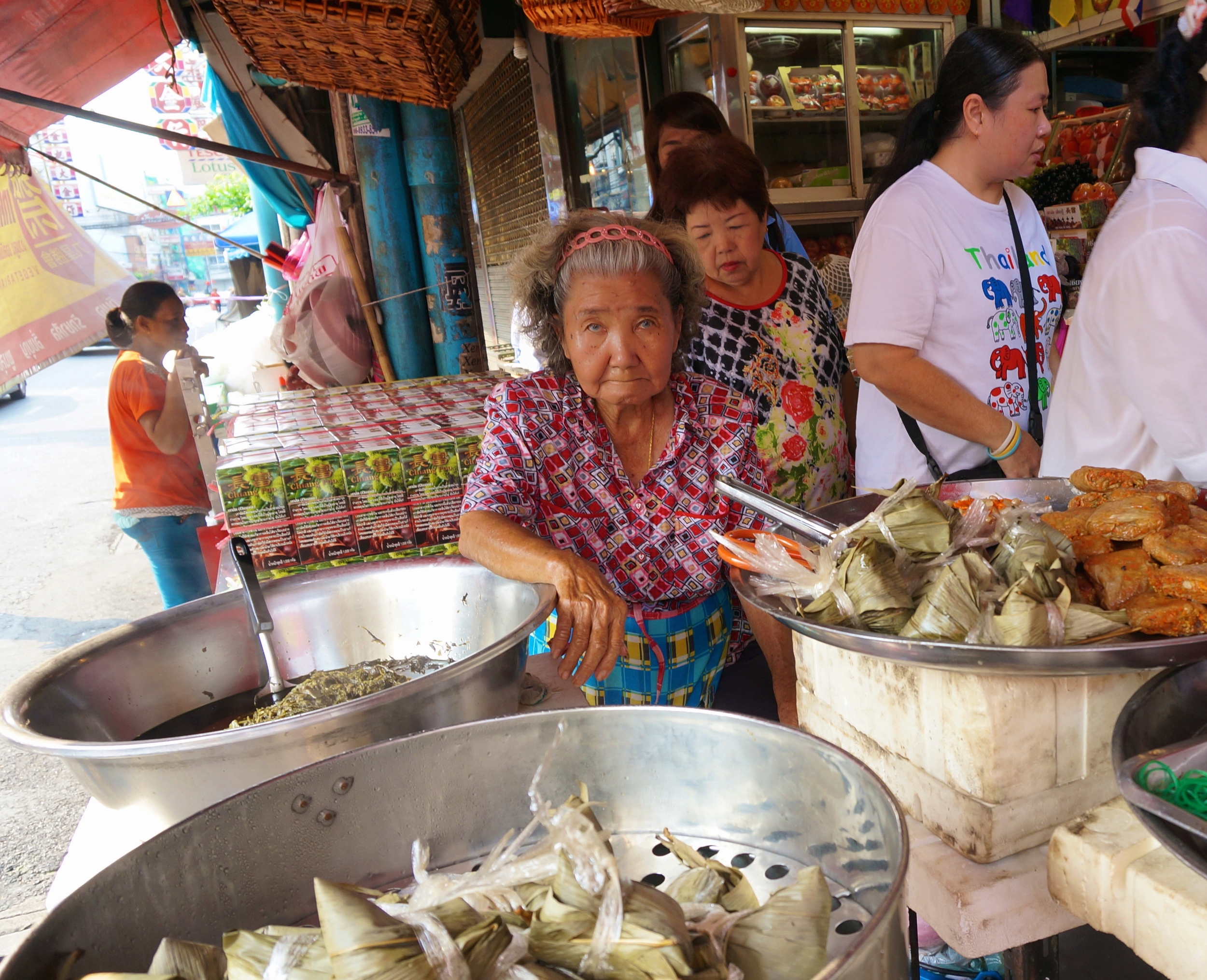 Shopping Bangkok's Chinatown Market for Souvenirs Souvenir Finder