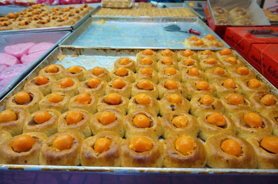 Tasty sweets on Trok Issaranuphap lane in Bangkok's Chinatown.