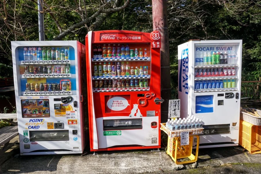 Japanese vending machines multiple group beverages drinks hot cold