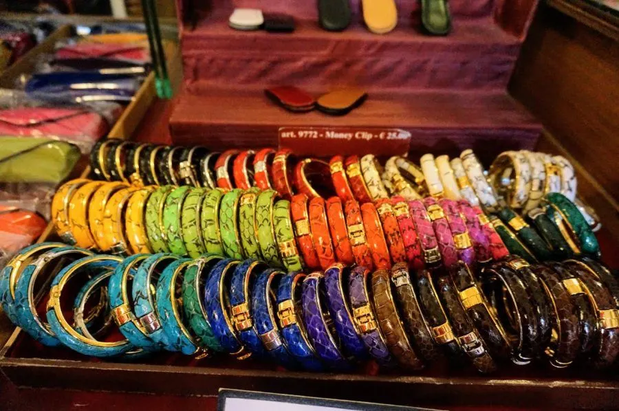 Snakeskin bracelets in pretty colors at 16 euros. florence