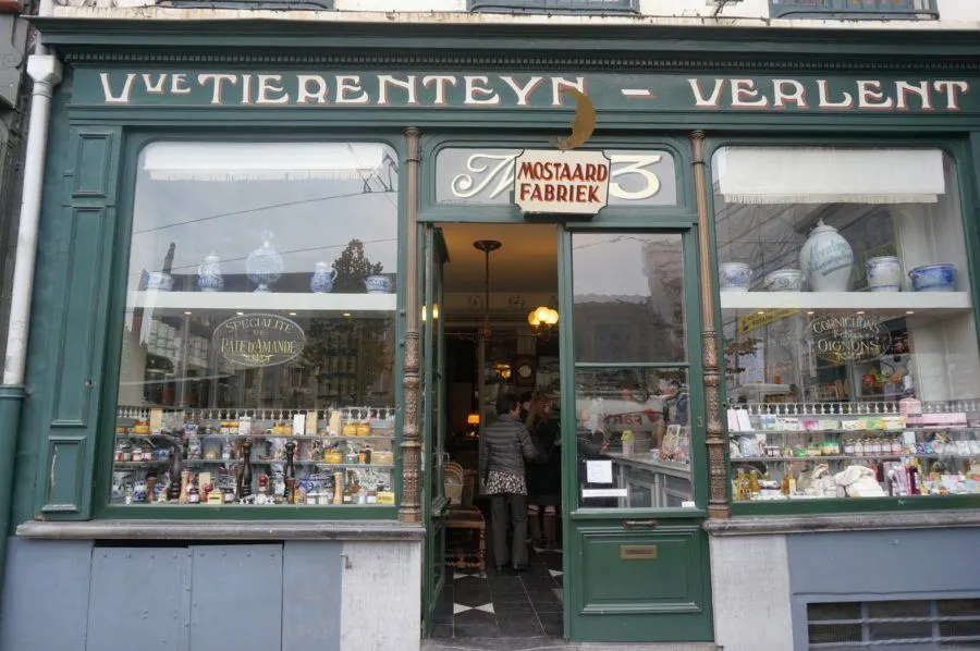 shopfront of Tierenteyn-Verlent.