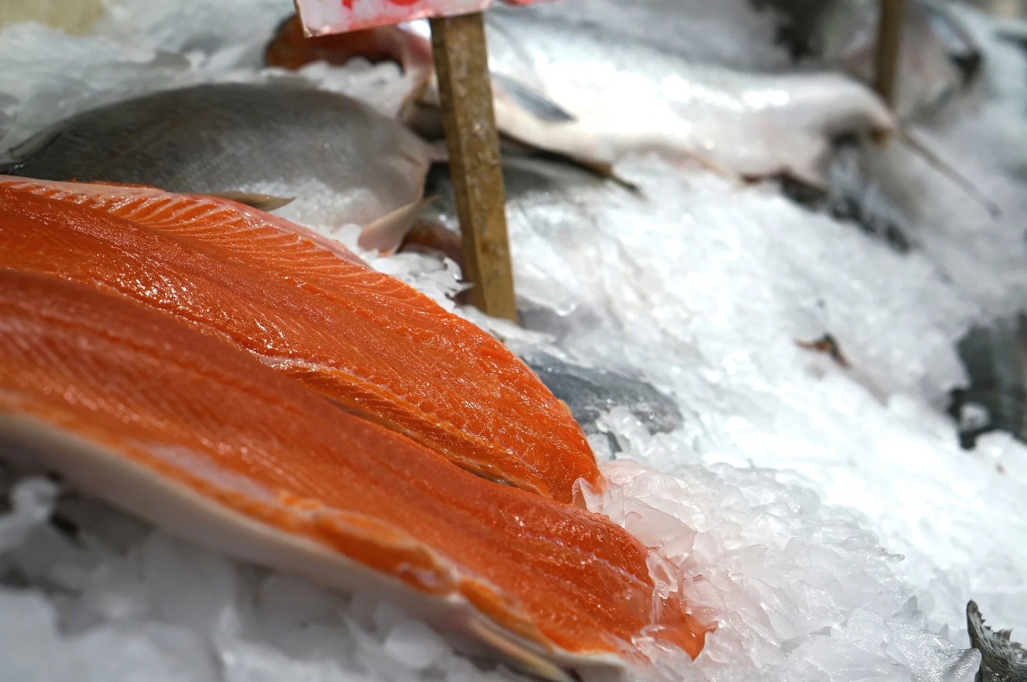 fresh salmon fillets pike place market seattle