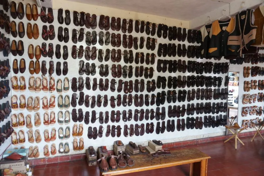 leather sandal shop mexico yucatan