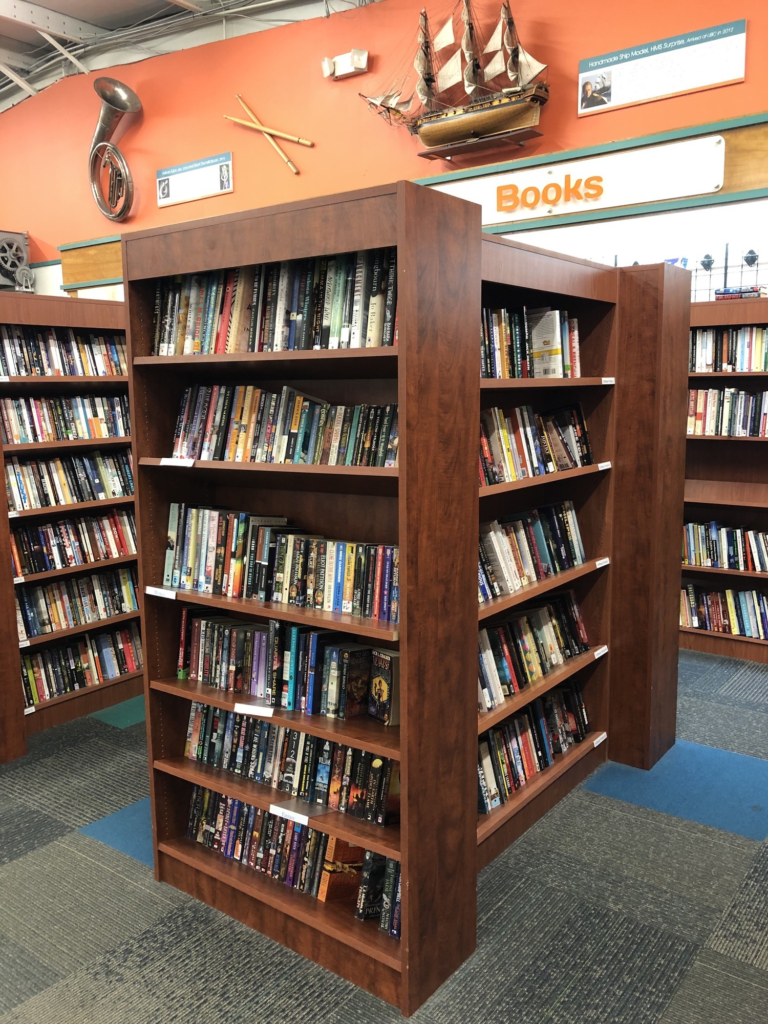 Guide to Visiting the Unclaimed Baggage Store a Photo Tour Souvenir