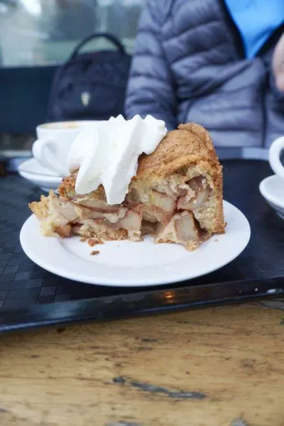Best dutch apple pie in Amsterdam winkel cafe