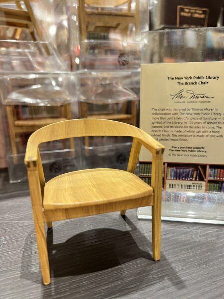Miniature replica chair souvenir New York Public Library Banana Fisshu Ash Lynx