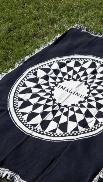 Imagine blanket nyc picnic